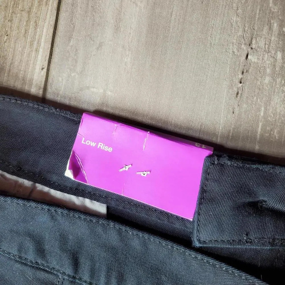 NWT Mossimo Supply Co. Black Bermuda Chino Shorts Size 13 Slim Juniors - Picture 7 of 14